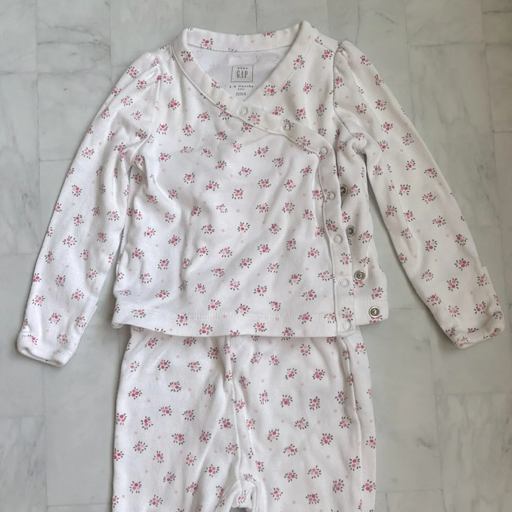 Baby Gap 2-Piece Kimono Style Floral Footed PJ Set